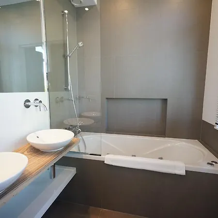Kade Apartments